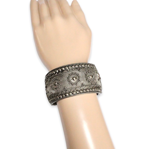 Vintage Bohemian Clamper Bracelet Silver Tone Wide Hinged Bangle Granulated - Picture 5 of 5